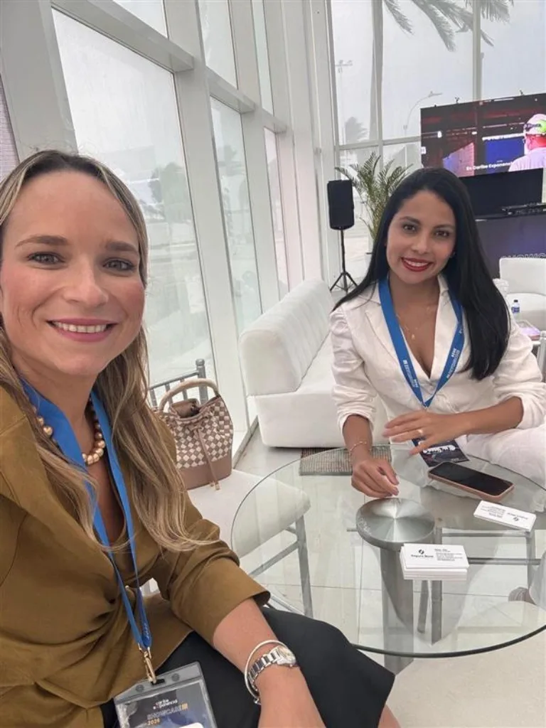 Stand de Segura Bank durante ShowCase III Caribe Exponencial.