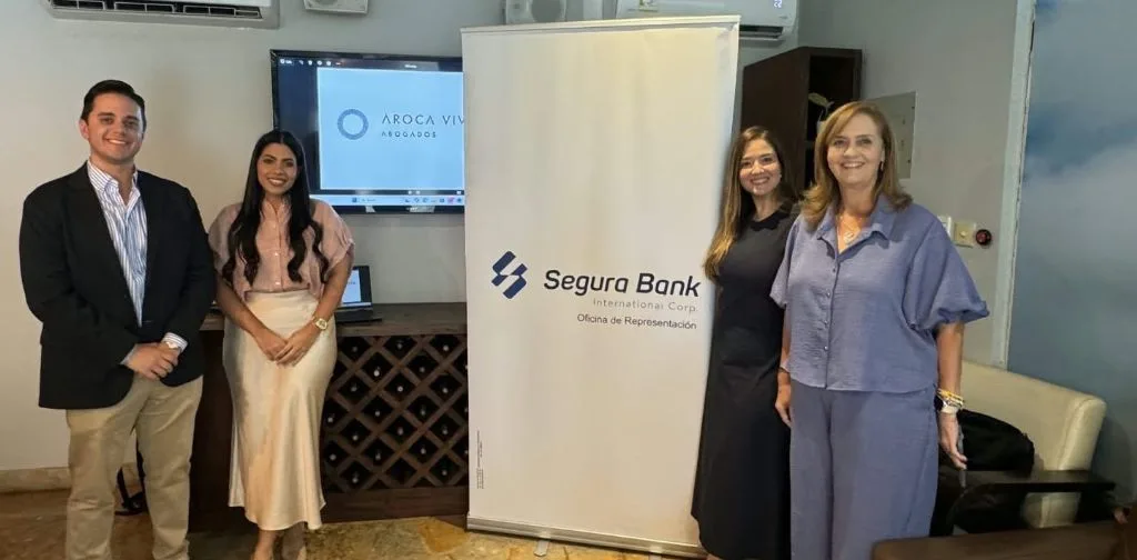 Encuentro sobre inversión internacional y diversificación patrimonial realizado por Segura Bank y Aroca Vives Abogados en Montería.